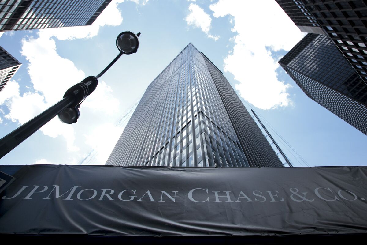 bloomberg.com - JPMorgan, Citi Sued for Frozen Payments to Sanctioned China Firm