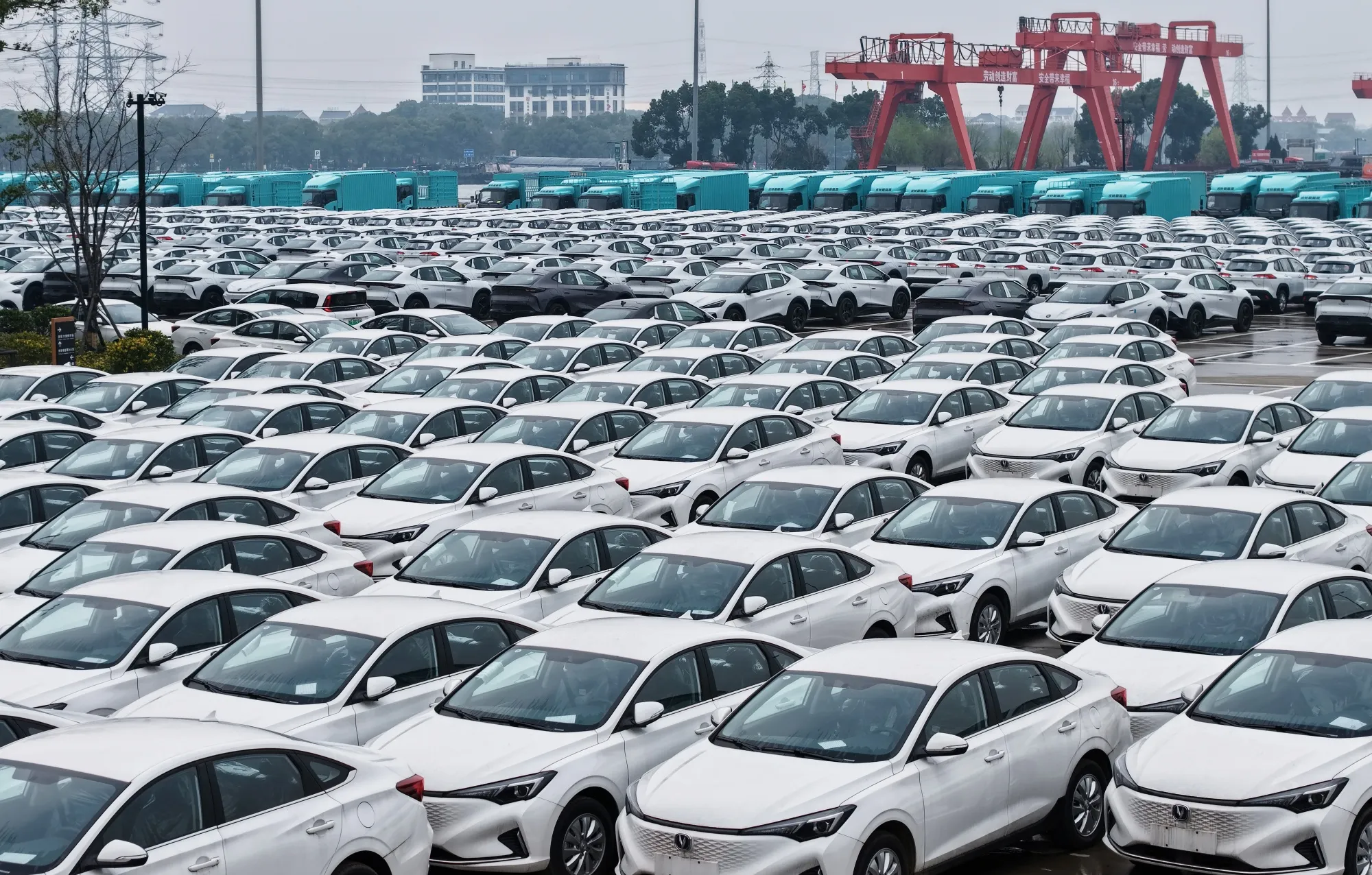 China’s vehicle whole sales&nbsp;in February&nbsp;rose 34% year on year.&nbsp;