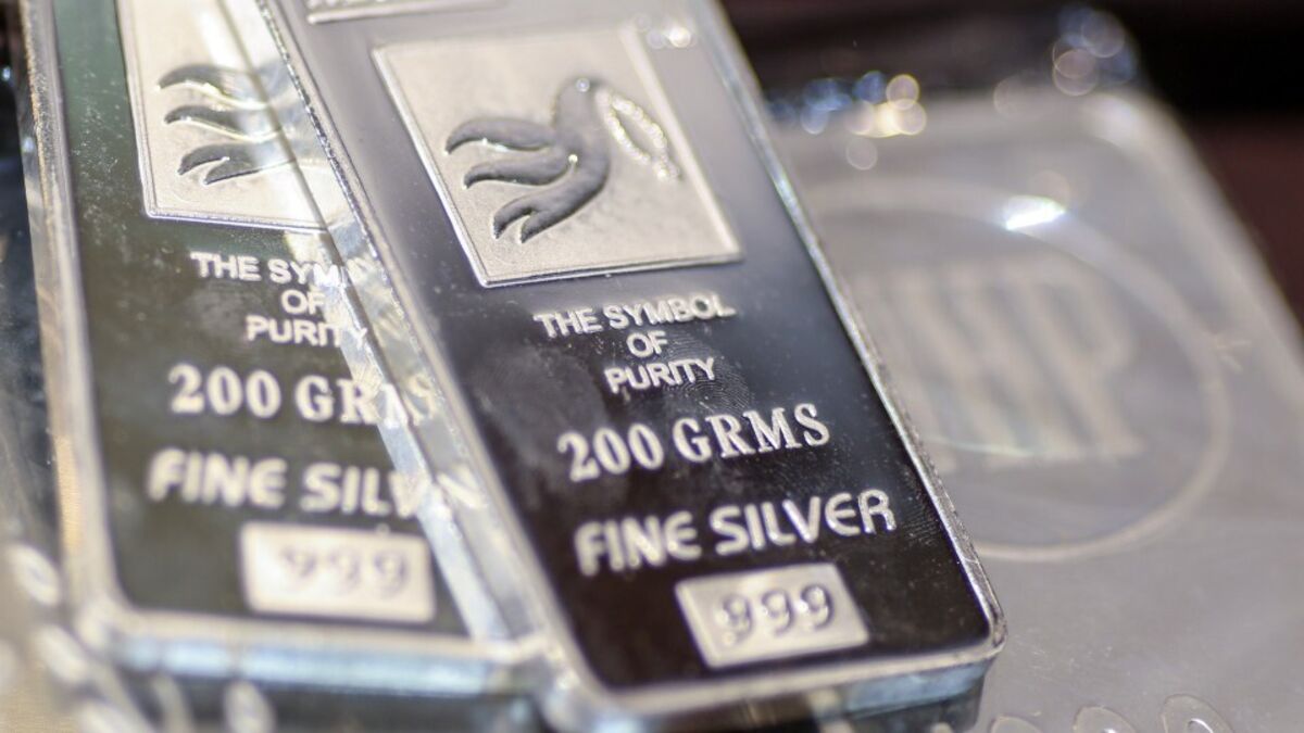 ⚫️ BLOOMBERG: L'argento risale sopra i 74 dollari l'oncia dopo il maggiore calo in cinque anni