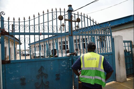 Nigeria Arrests Pastor, Ghana Halts Funerals to Curb Virus