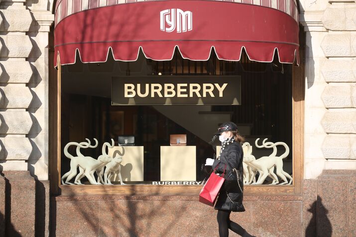 Moscow Starts Shutting Down as Kremlin Says No Epidemic Here