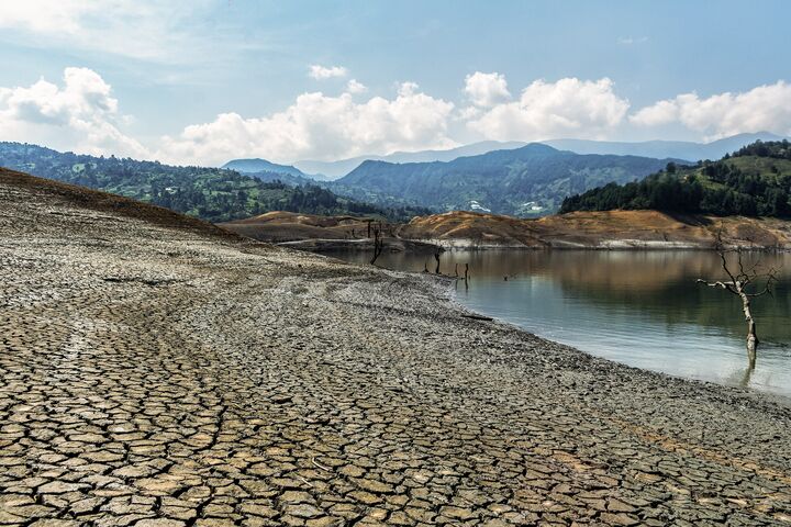 Vayan a beber agua a otro lugar, dice Petro a los bogotanos - Bloomberg