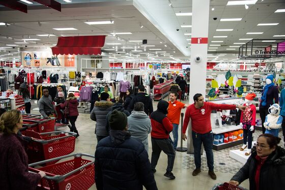 Millennial, Gen Z Shoppers Head to Malls: Black Friday Update