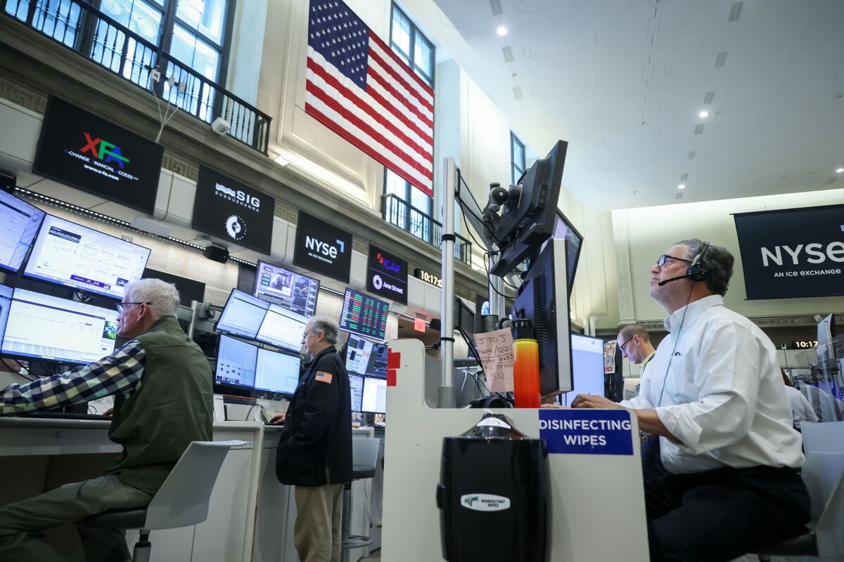 Bond Traders Boost Bets on 10-Year Rally as Shutdown Approaches