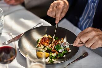 PURSUITS_WEB_VIP Diner