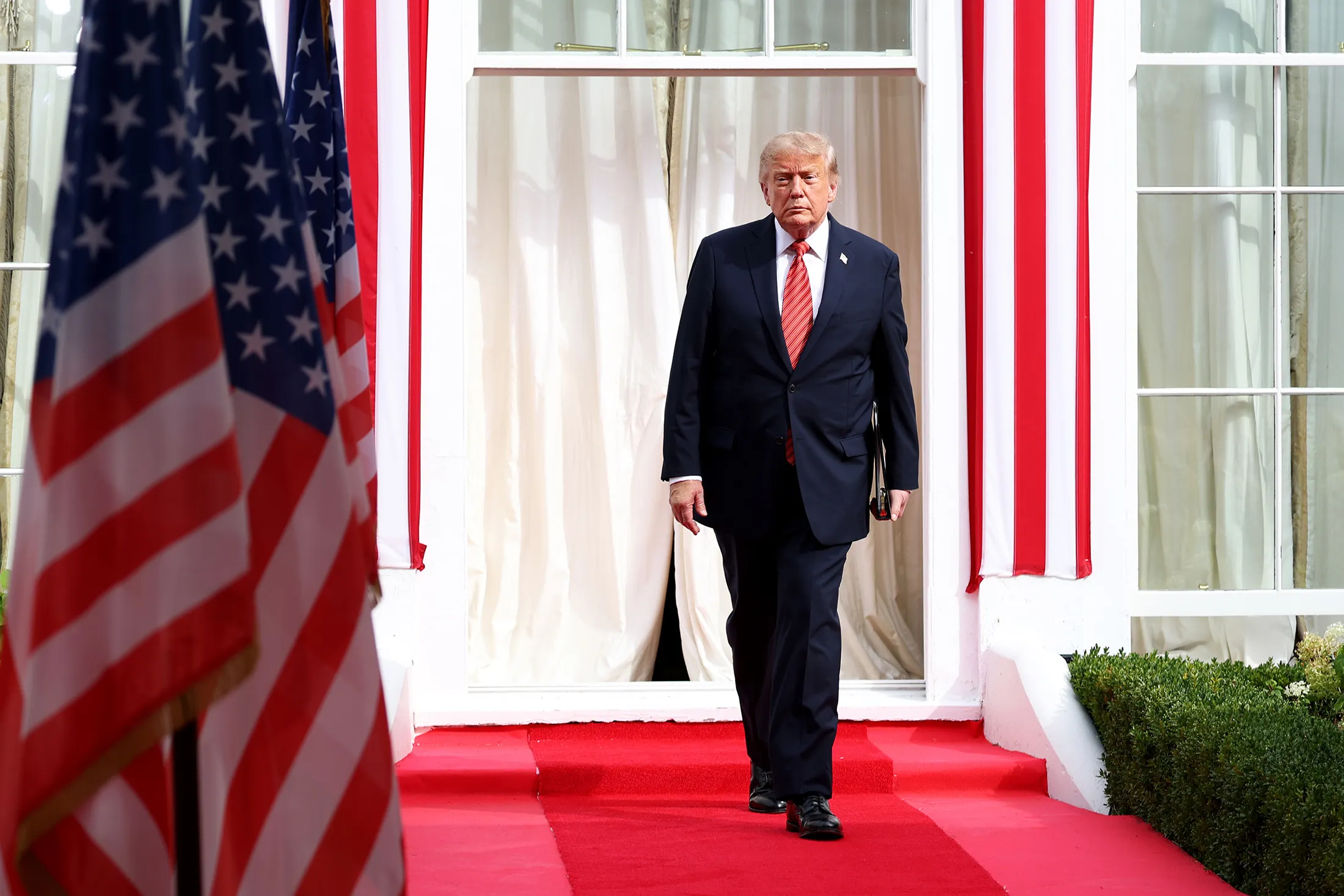 Trump Calls for Fed to Cut US Interest Rates After Latest Hike - Bloomberg