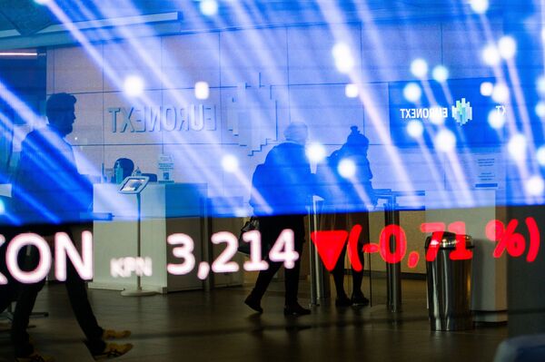 European Stocks Extend Losing Streak on Weak Data, Luxury Drop