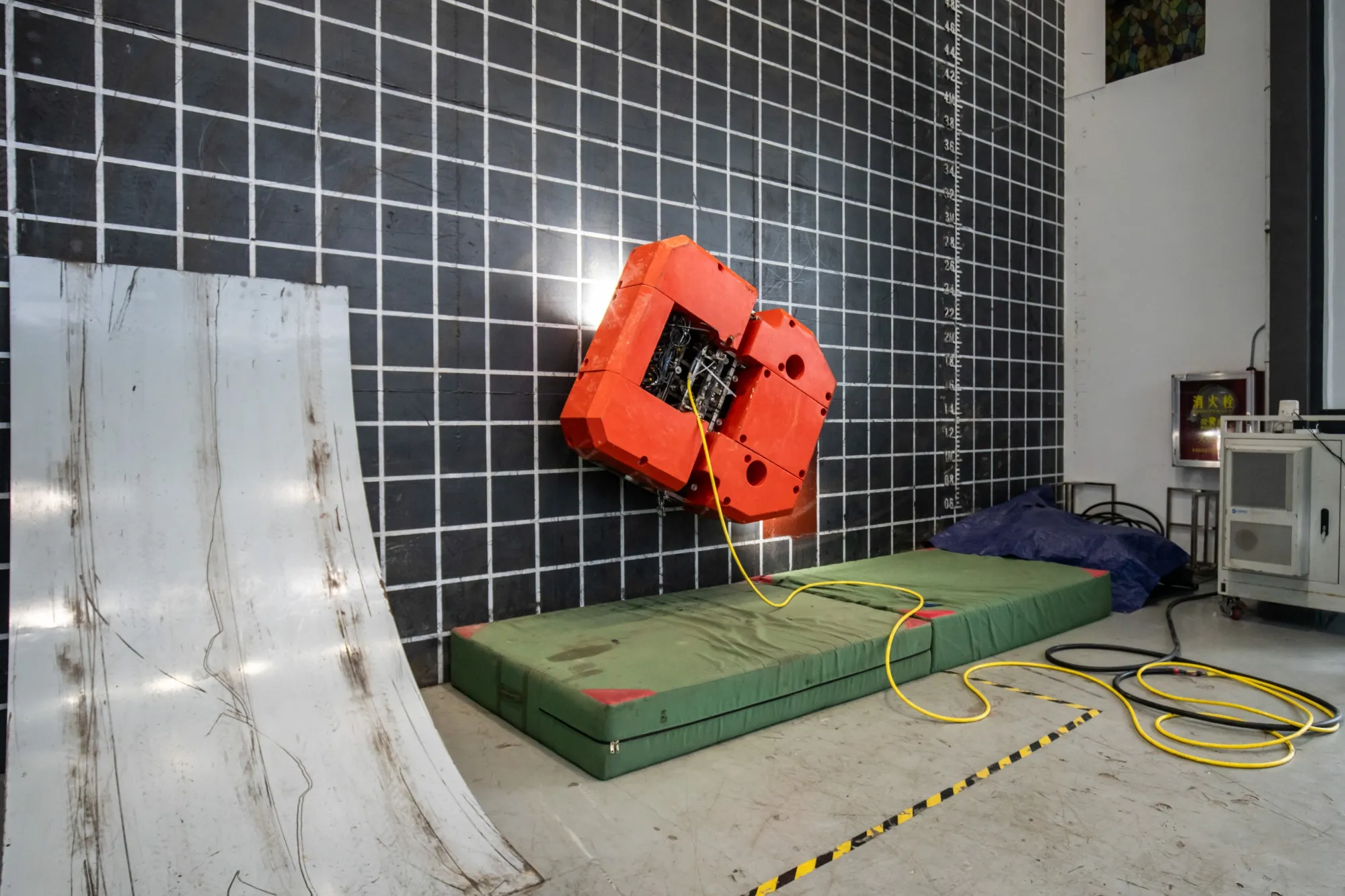 Neptune Robotics' hull cleaning robot increases the fuel efficiency of ships.