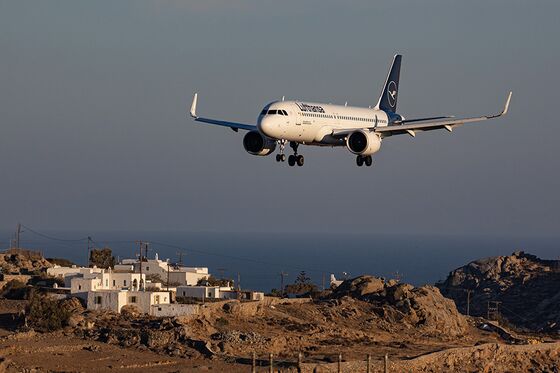 Greece Banks on Bumper Summer as Airlines Vie to Add Flights