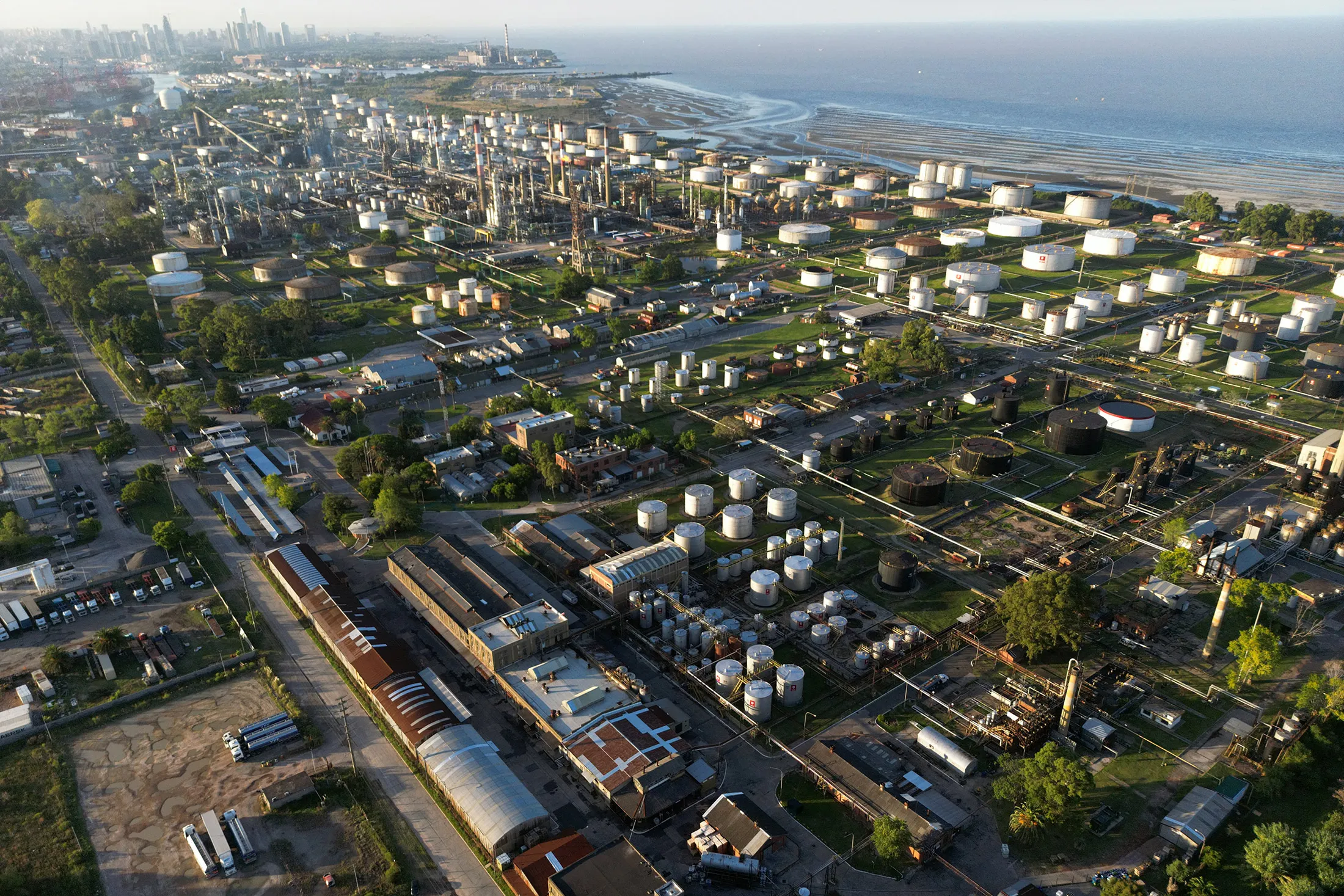 Raizen’s Dock Sud oil refinery in Buenos Aires.