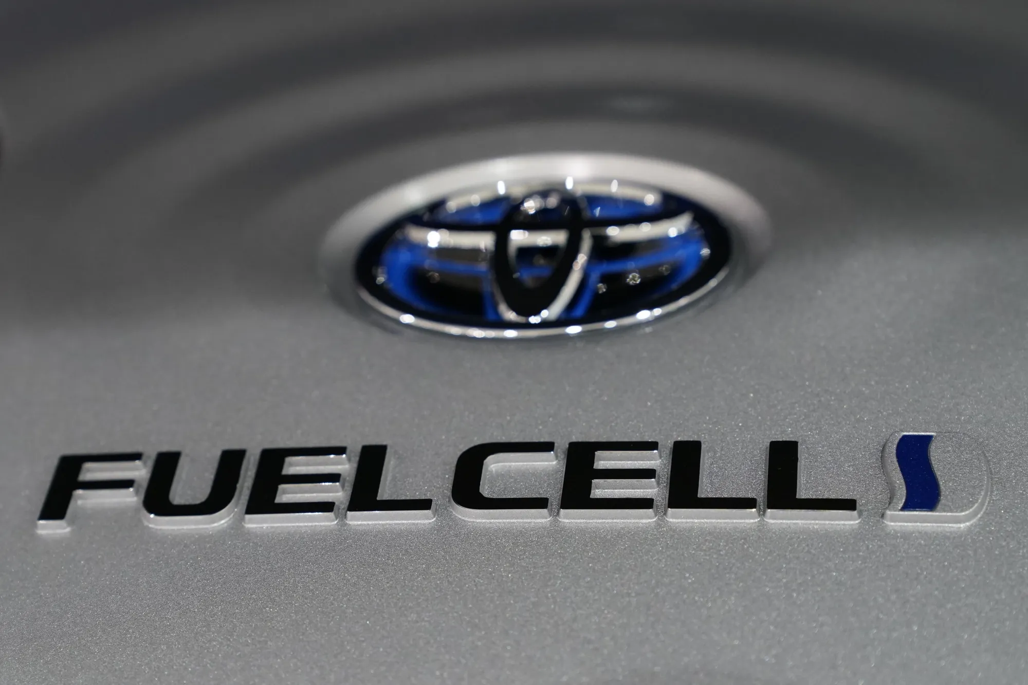 Toyota's Fuel Cell Electric Vehicle Mirai Test Drive