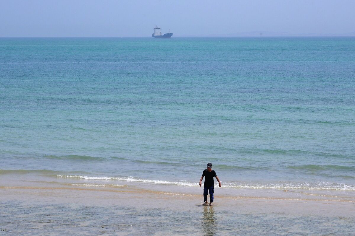 Iran Oil Tanker Likely Beat US Blockade, Satellite Tracker Says
