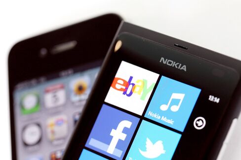 Can Microsoft Succeed at Apple's Smartphone Game?