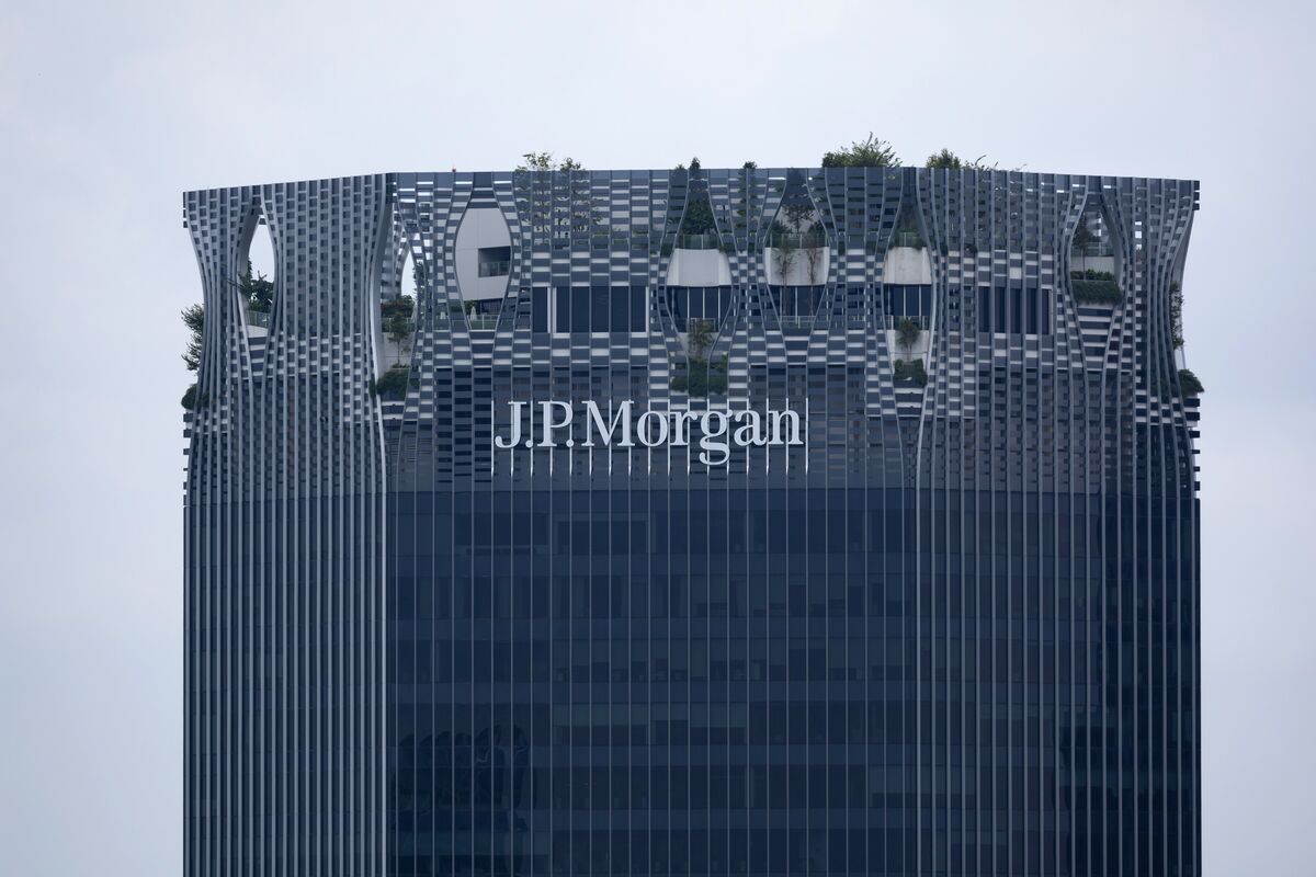 featured image thumbnail for post JPMorgan Fined $1.8 Million in Singapore Over Client Bond Trades