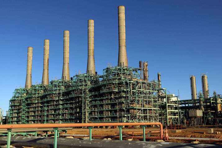 1488973133_Ras-Lanuf-oil