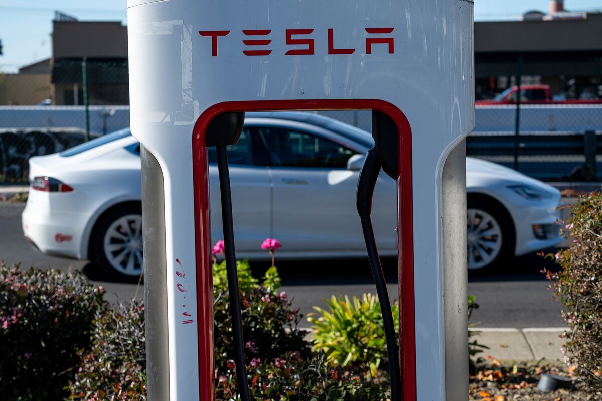 Tesla recontrata a algunos empleados de Supercharger tras despido ...