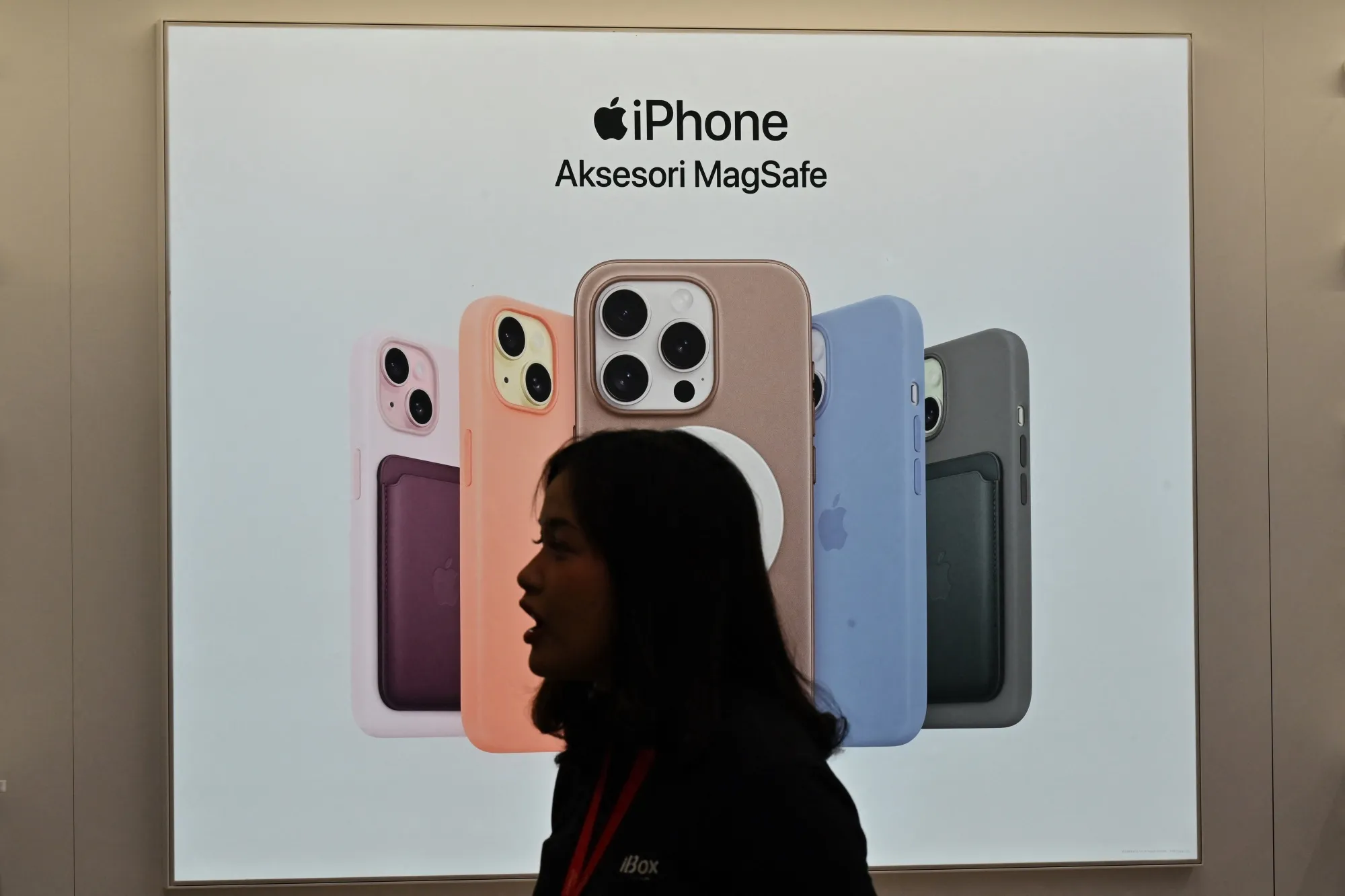An Apple reseller store at a mall in Jakarta.