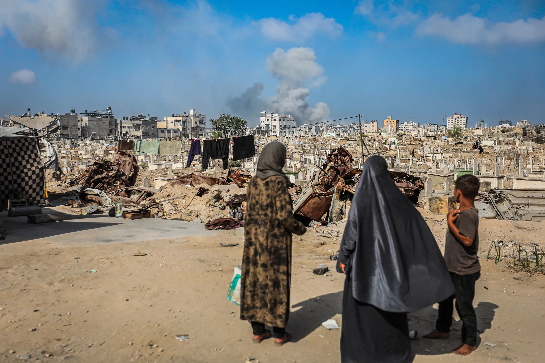 Smoke rises in the Tel al-Hawa neighborhood following Israeli advances in Gaza City&nbsp;on Sept.&nbsp;28.