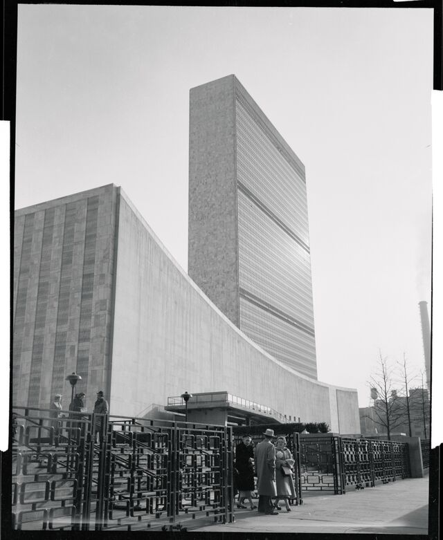 The United Nations Secretariat Building in New York City has a glass curtain wall.