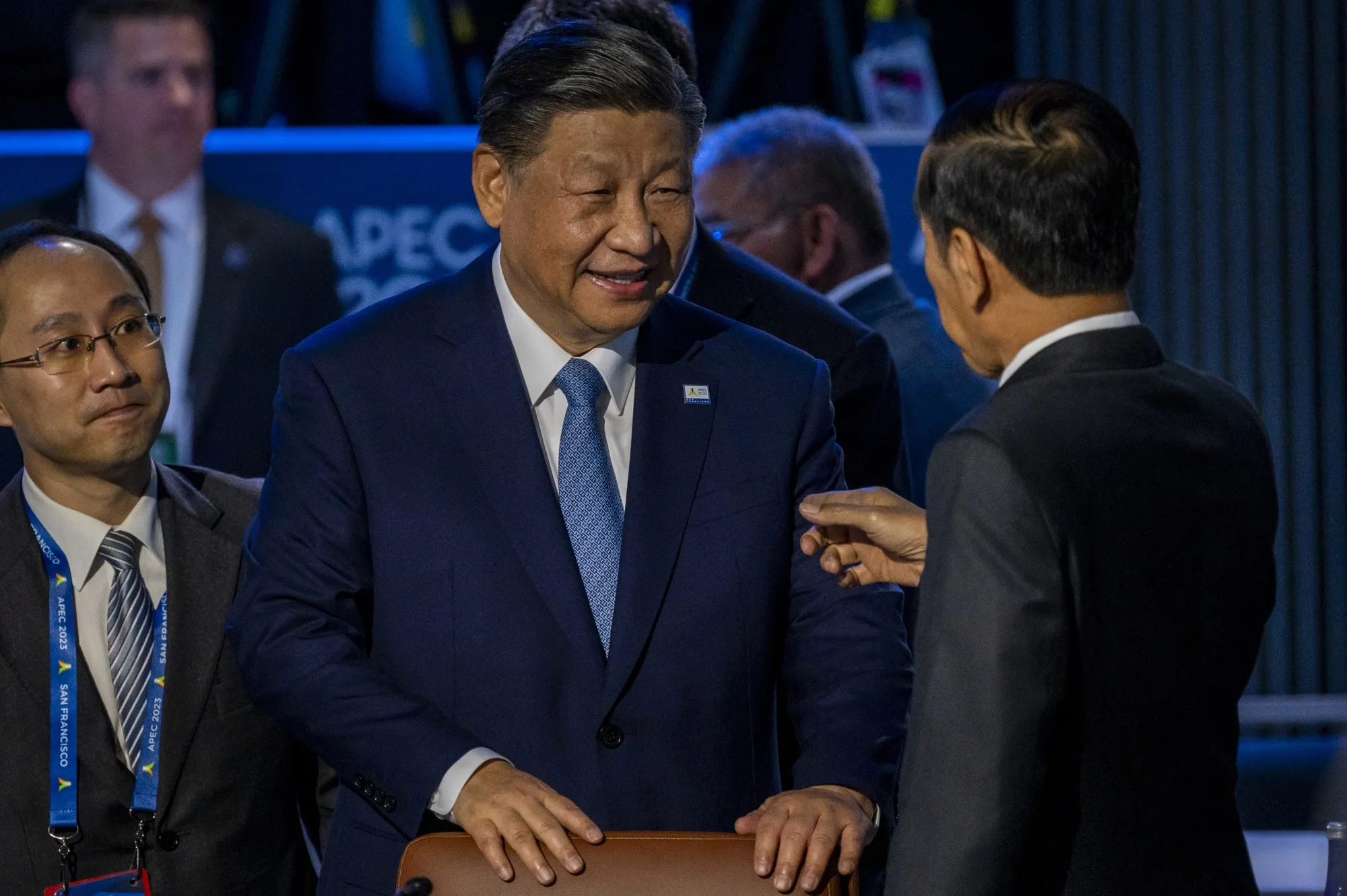 Is Xi Jinping, China's president,&nbsp;getting worried about the crashing market?