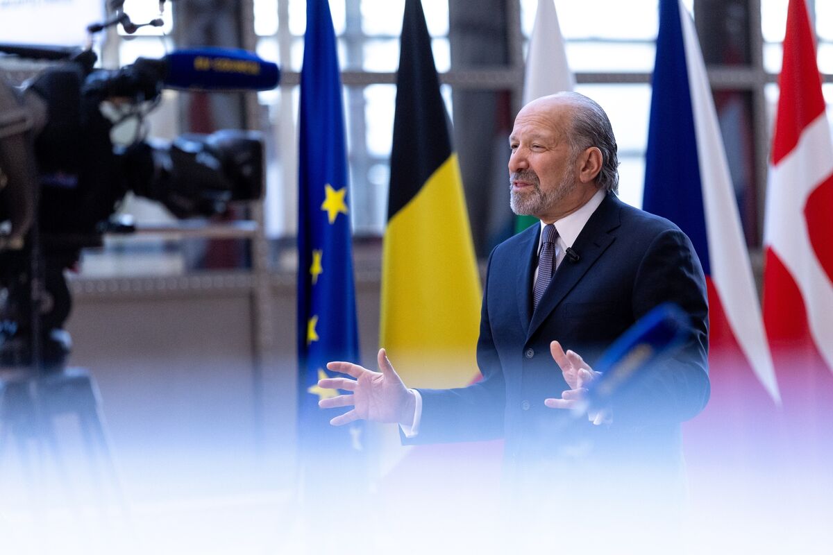 Lutnick Says EU Must Ease Tech Rules for Lower Steel Tariffs