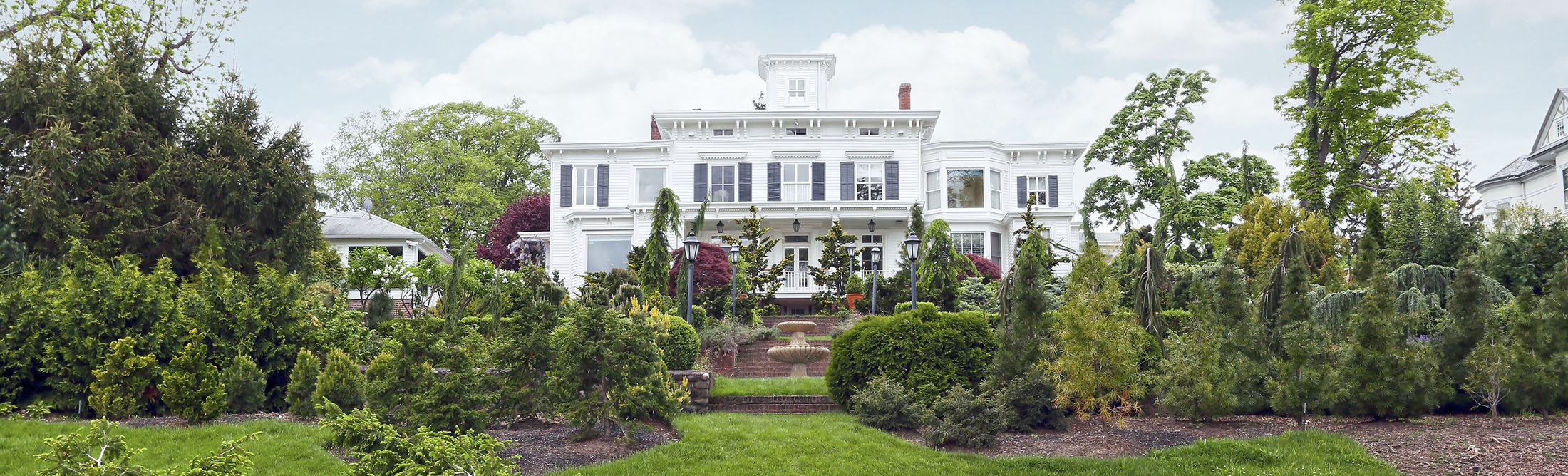 This Nyack, NY, Estate Includes 2 Million Worth of Landscaping Bloomberg