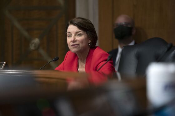 Klobuchar Takes Aim at Online Covid Lies With Section 230 Bill