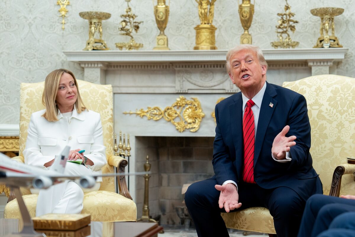Trump Puts Himself at Center Stage in Tariff Negotiations