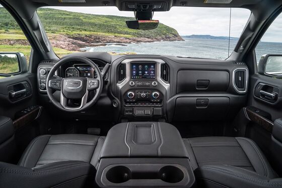 Ram’s iPad-Size Touch Screen Emerges as Hottest Add-On in Trucks
