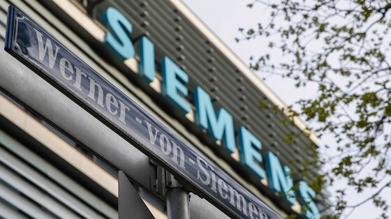 Siemens Energy Recovers After Initial Slump on Frankfurt Debut