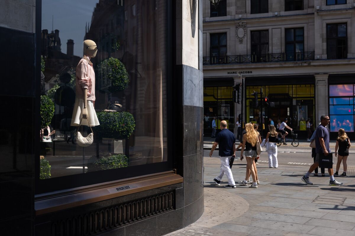 UK Inflation Jumps to 11-Month High as BOE Considers a Hike