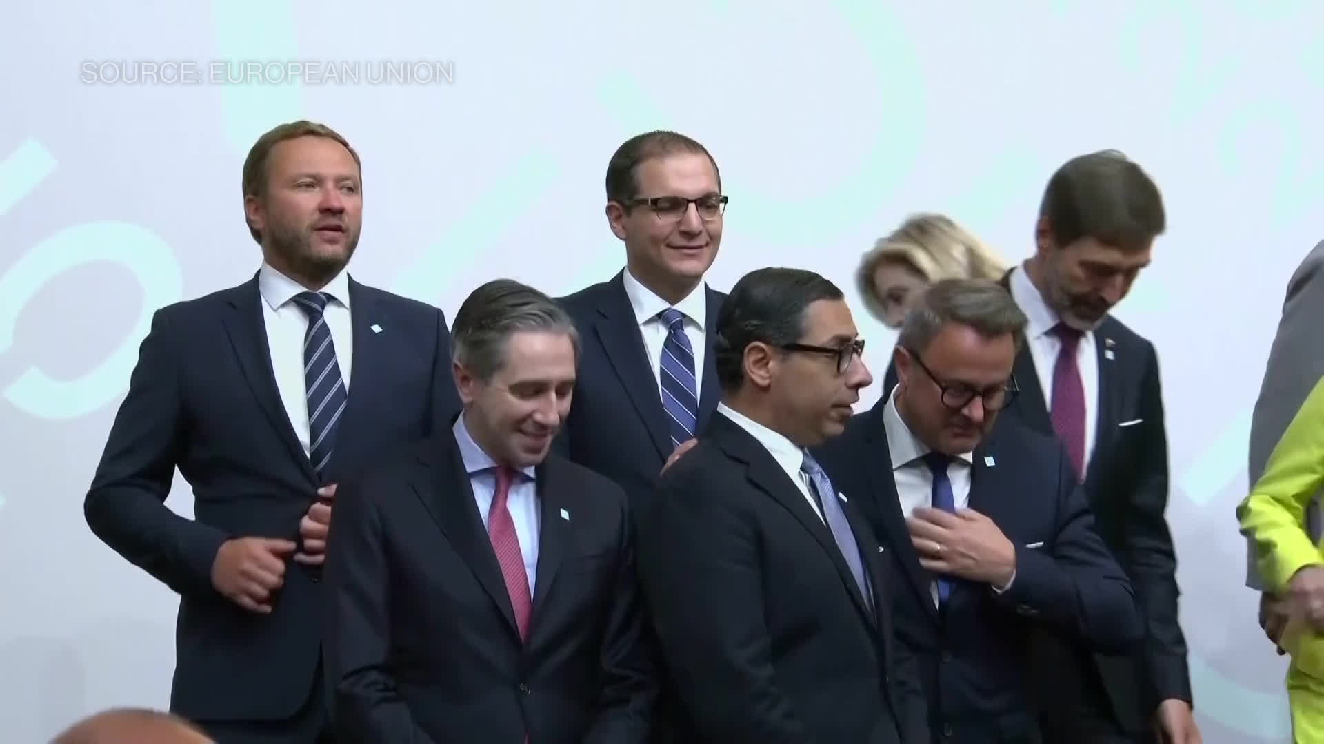 洋書 encounters the meetings of asia & europe Encounters: The Meeting of Asia and Europe 1500-1800 | Anna