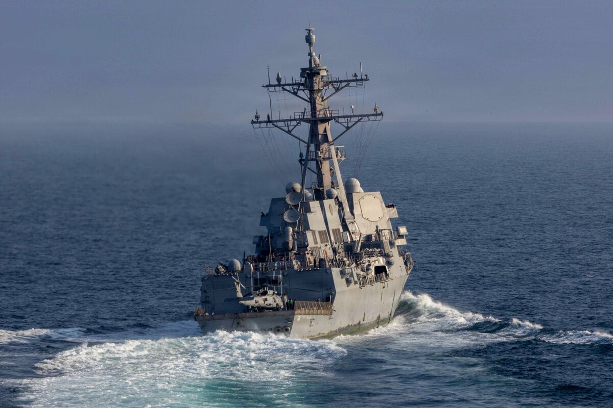 Trump Announces ‘Humanitarian’ Plan to Get Ships Through Hormuz