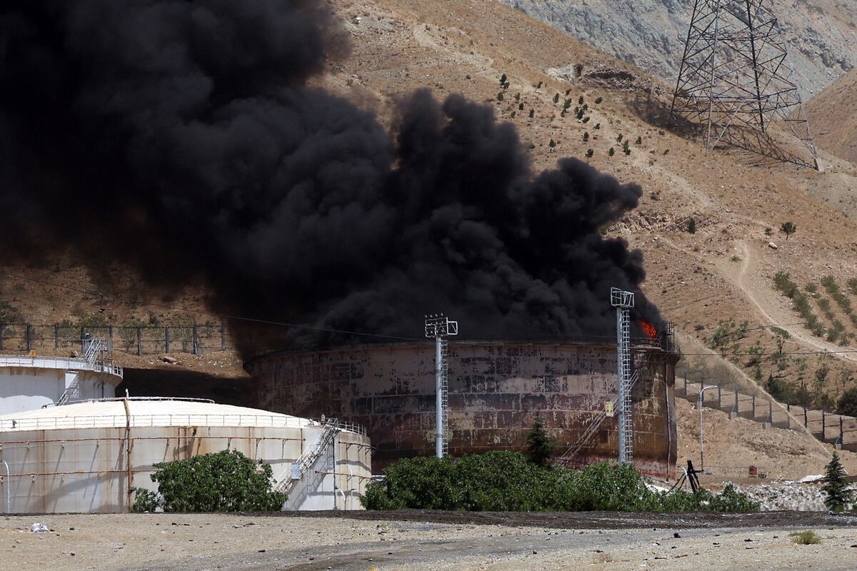 Oil Prices Rise After Trump Calls Tehran Evacuation