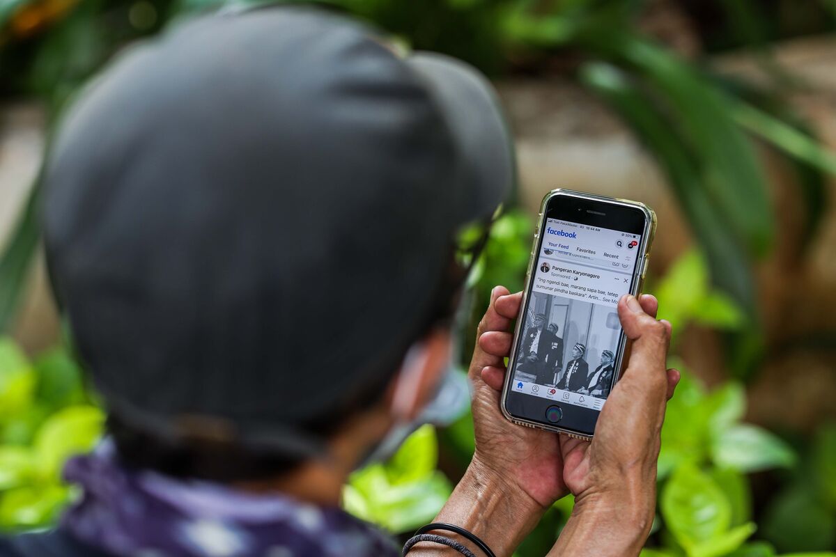 🟪"Leggi Severe sui Social: La Battaglia Contro TikTok e Co. Inizia da Canberra a Kuala Lumpur"