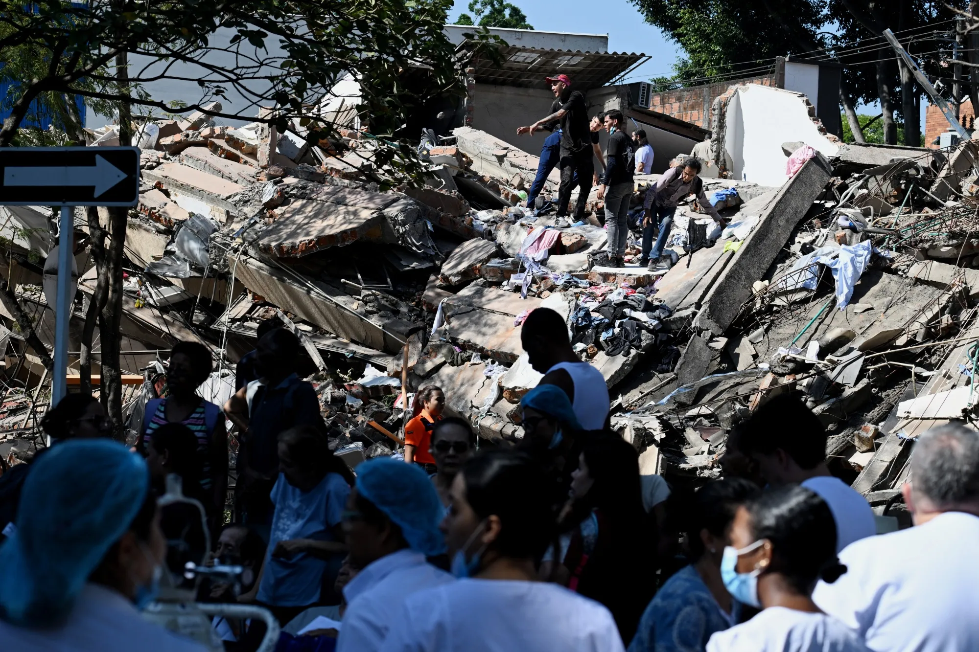 南米コロンビア地震、死者180人超－政府が経済緊急事態宣言へ - Bloomberg