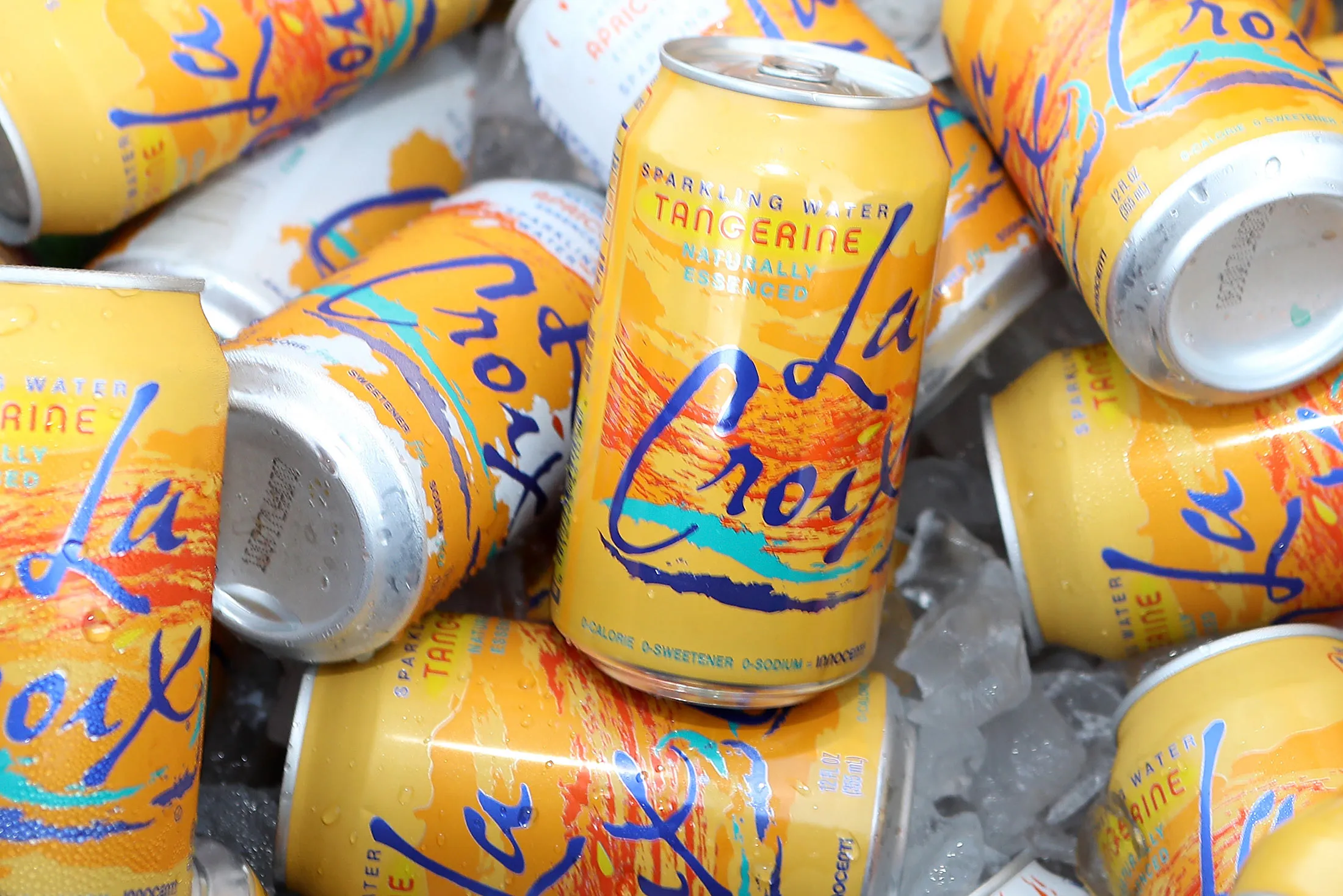 PepsiCo Takes on LaCroix in Sparkling-Water Battle - Bloomberg
