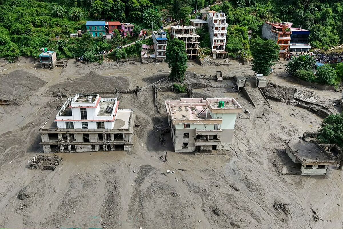 Nepal Flash Flood Death Toll Rises, Hundreds Missing