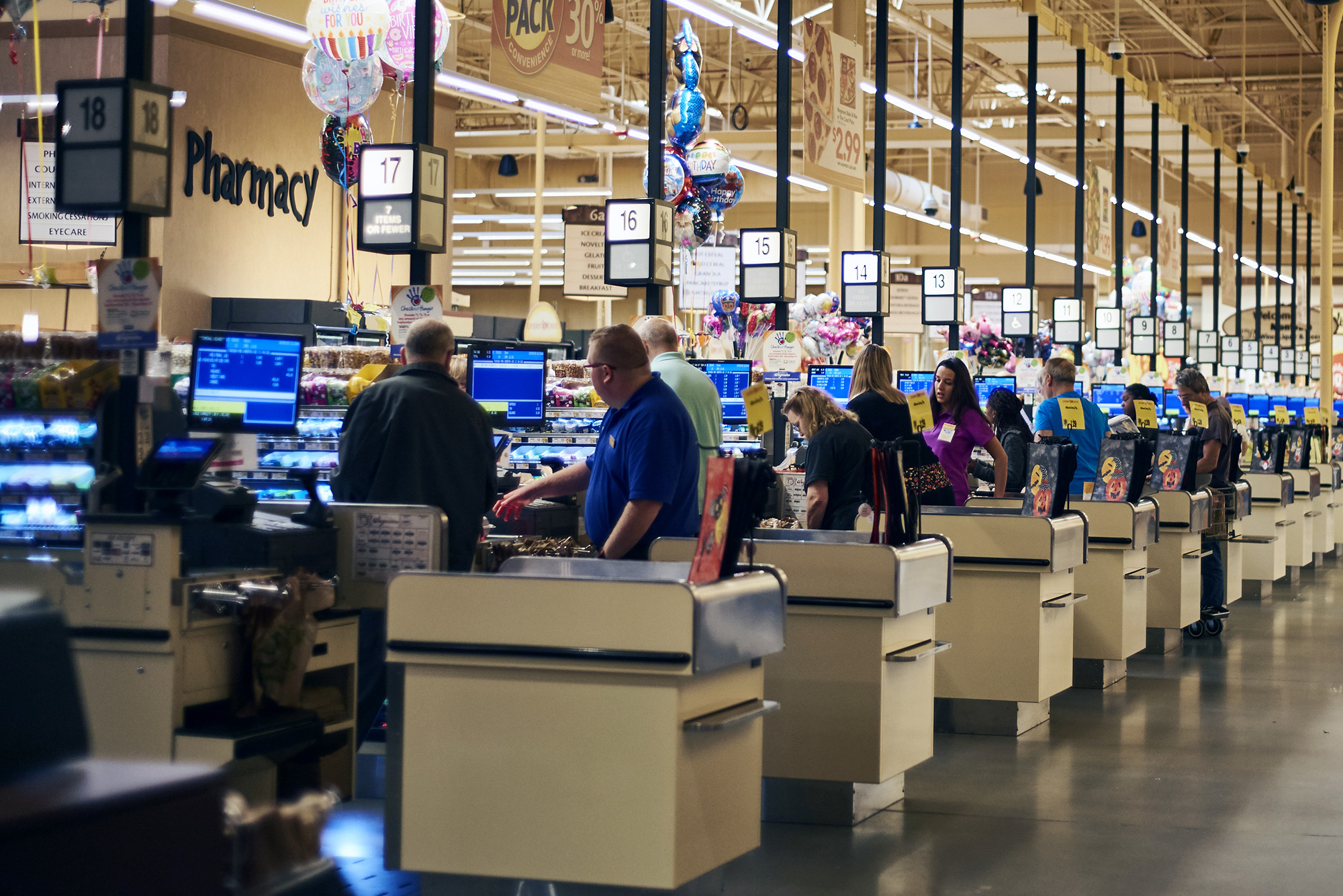 Wegmans to Eliminate Single-Use Plastic Bags in New York - Bloomberg