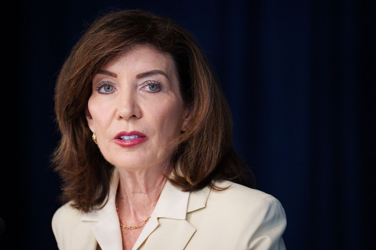 Trump Assails NY’s Hochul After She Rejects ‘Lake America’ Name - Bloomberg.com