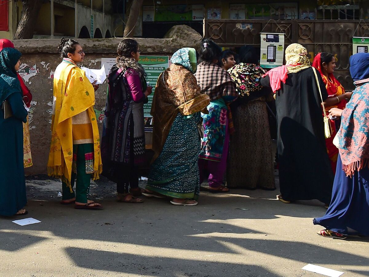 Bangladesh Vows Free and Fair Elections After US Visa Curbs - Bloomberg