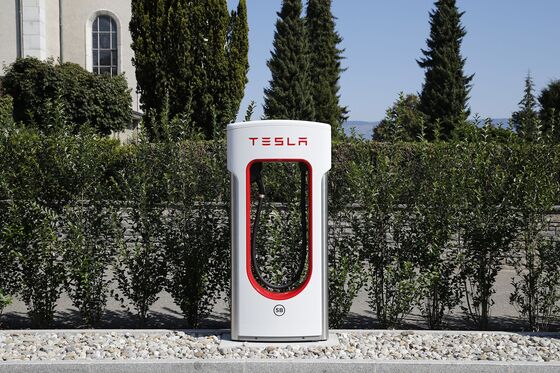Before the Electric Car Takes Over, Someone Needs to Reinvent the Battery