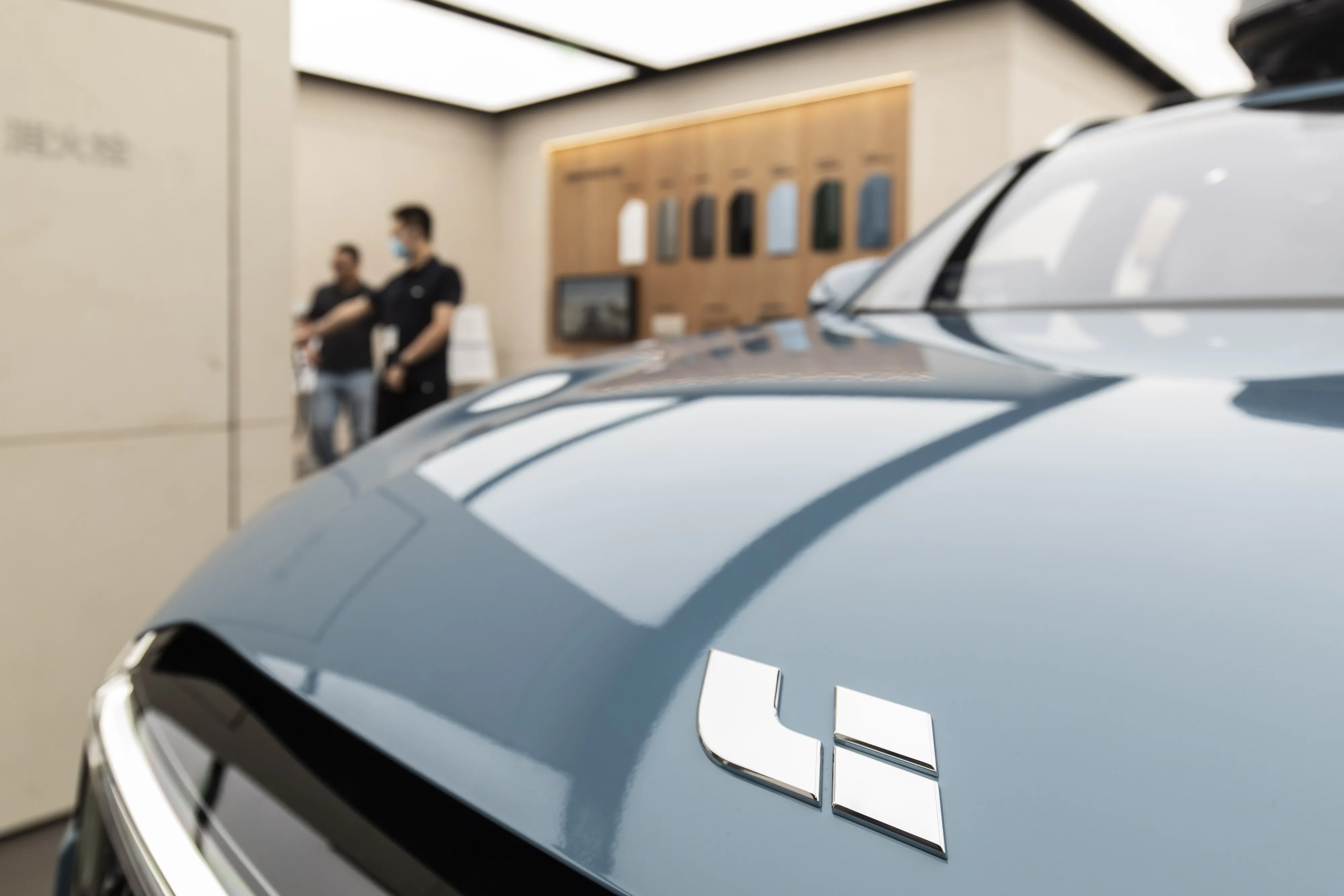 A Li One electric sport utility vehicle&nbsp;at a Li&nbsp;Auto&nbsp;Inc. showroom in Shanghai, China.