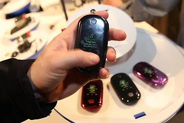 Motorola U9 GSM Débloqué + Chargeur - Vintage, état Correct
