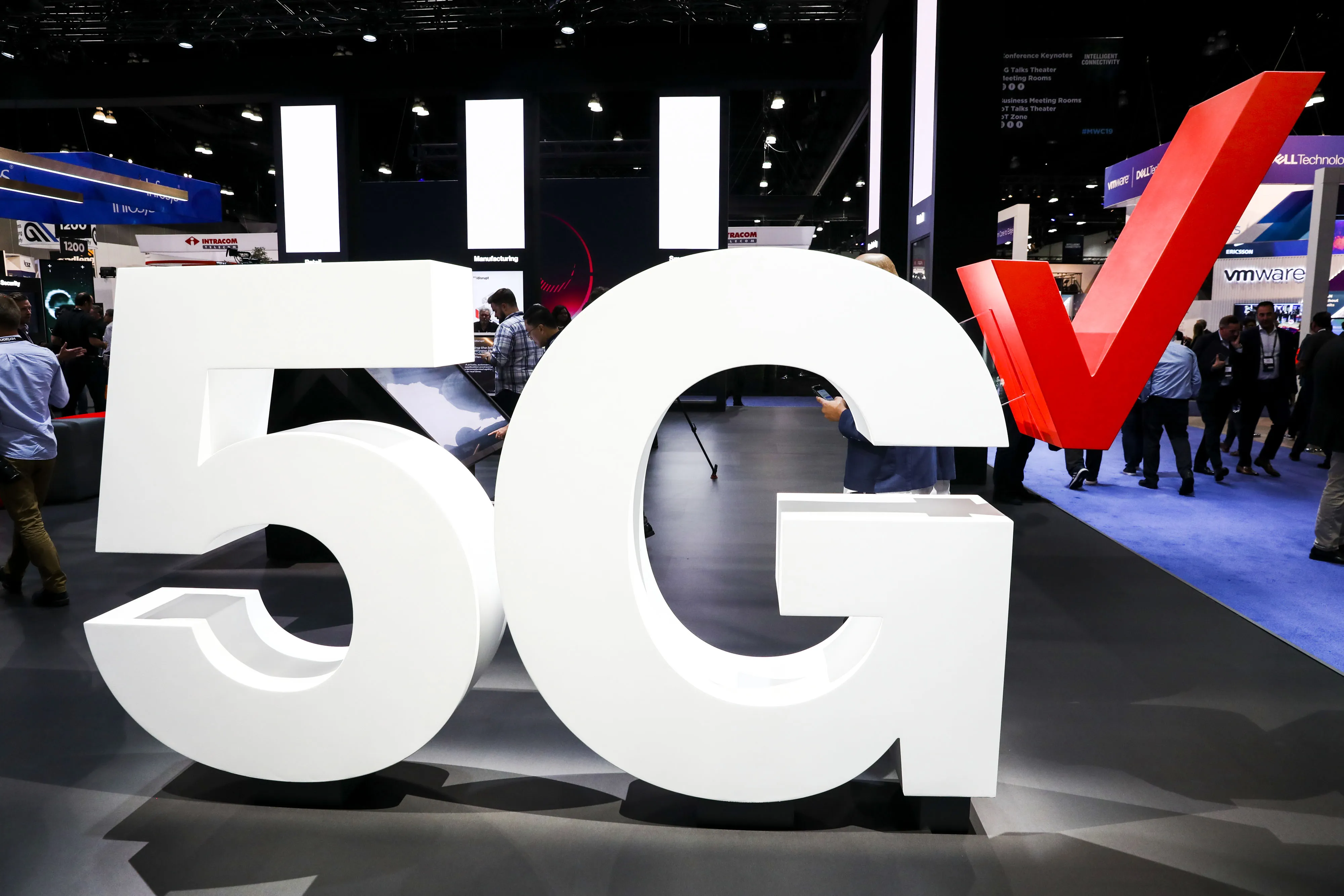 Verizon 5G wireless signage at the company's booth during the&nbsp;Mobile World Congress Americas event in Los Angeles.