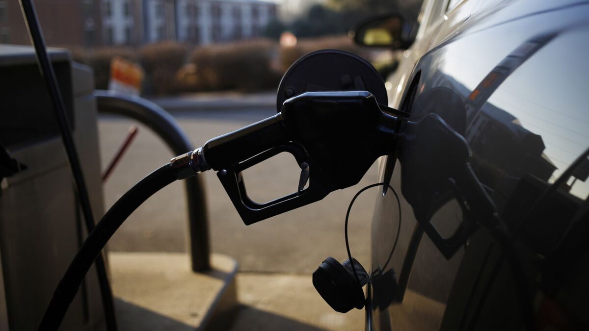 Memorial Day Travel to Hit Record Low With Vacations on Hold Bloomberg