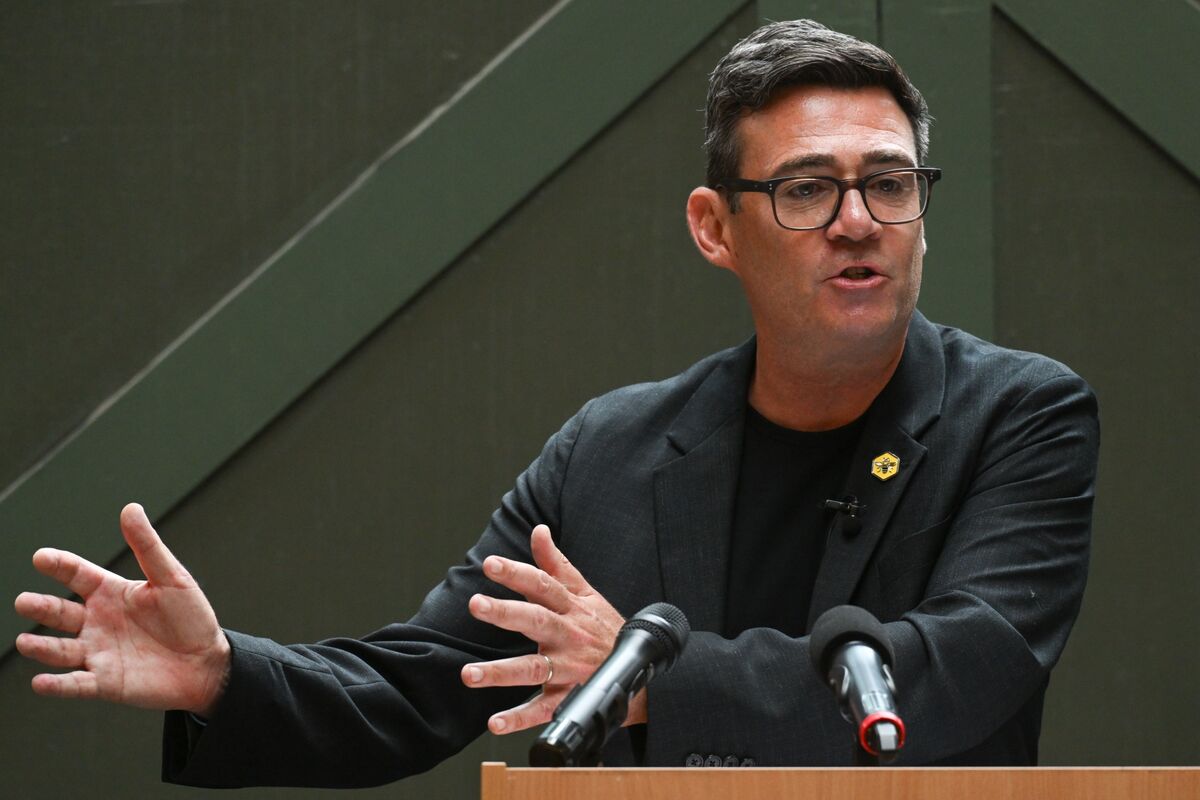 Andy Burnham proposes warehouse business rate hike to fund high street cost cuts