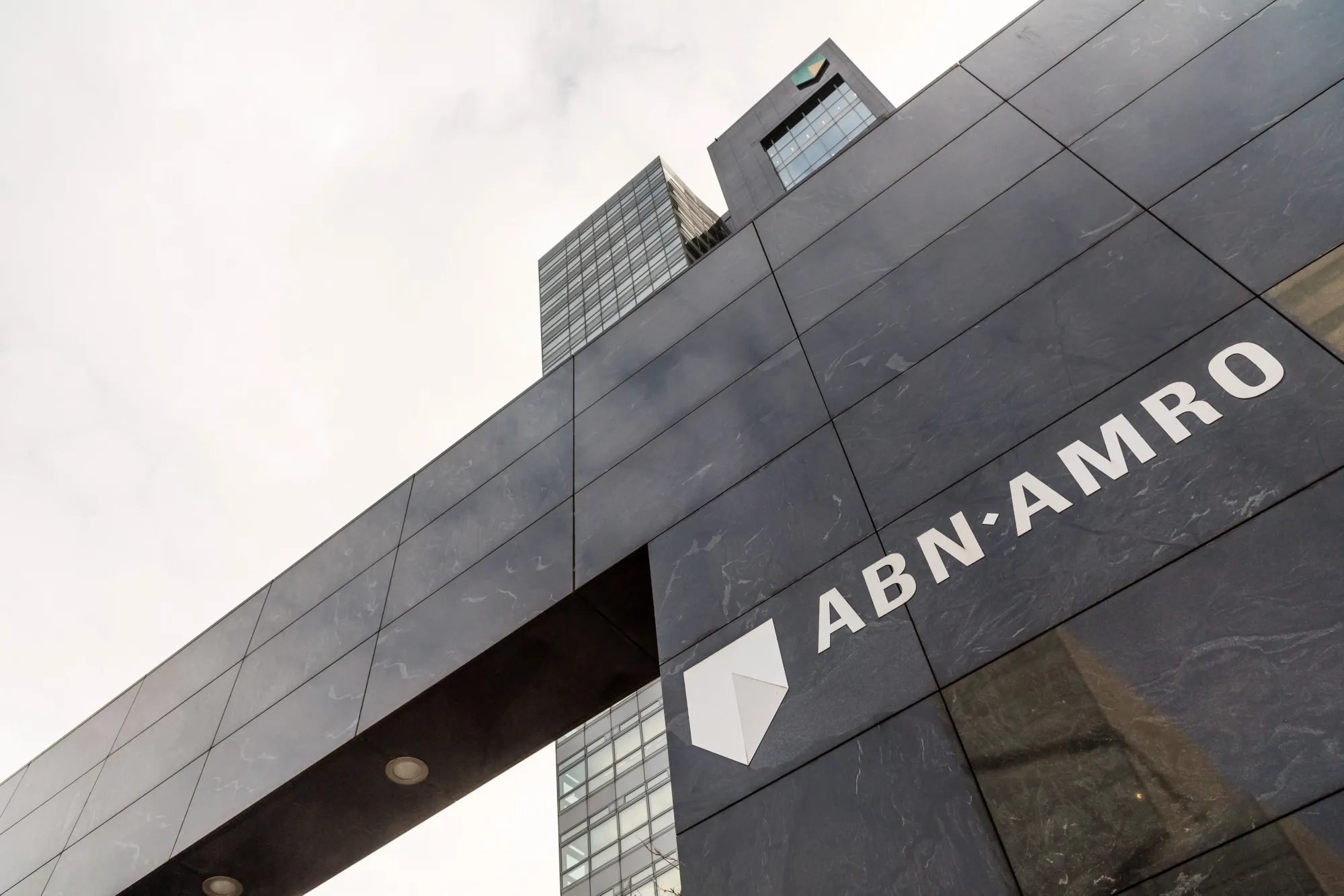 ABN Amro Expects State to Keep Divesting Under Wilders Cabinet - Bloomberg