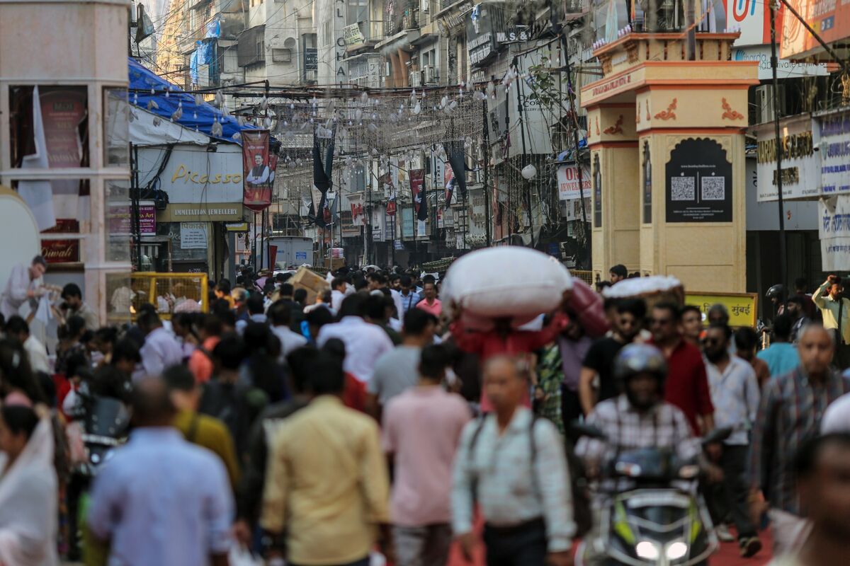 India Says Inflation Outlook Needs Vigilance Ahead of RBI Policy