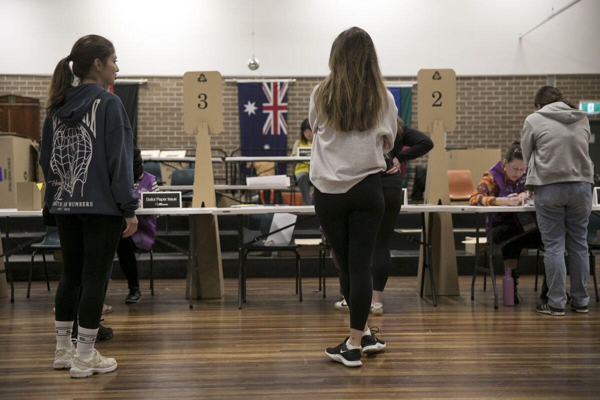 <strong>Australians Head to the Polls to Vote in Tightly Contested Election</strong>
